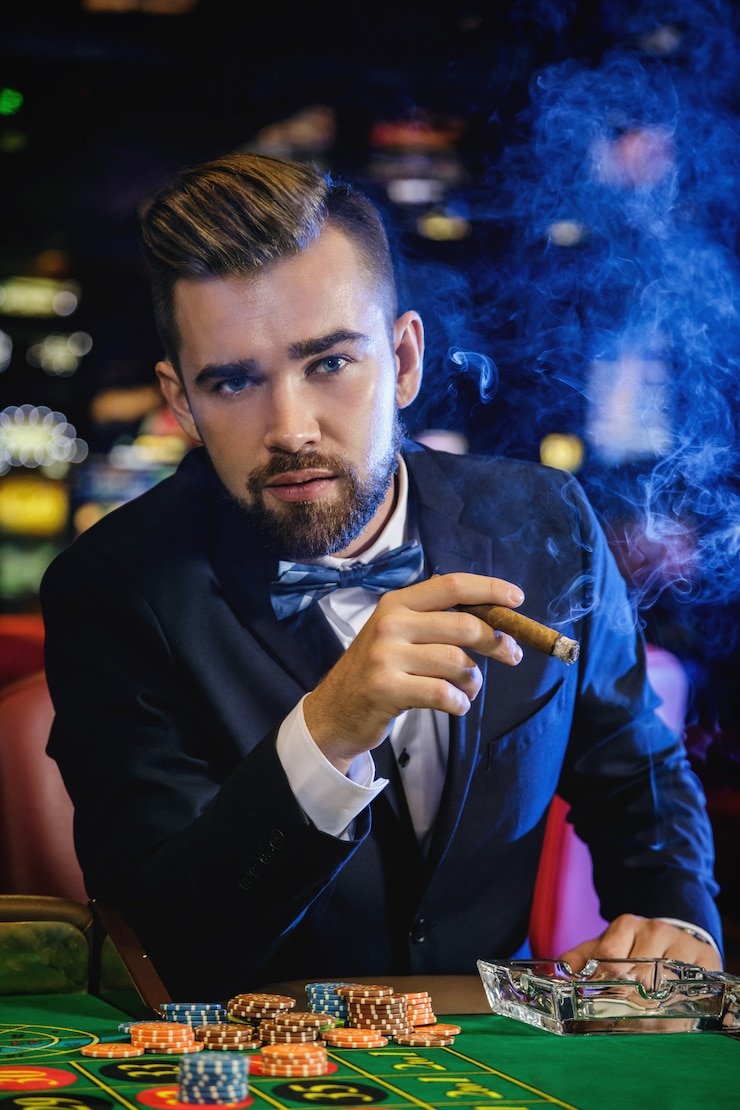 Pemain bulu tangkis sedang berlaga di turnamen